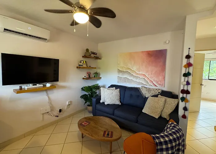 Charming Nook Second Floor With Rooftop *